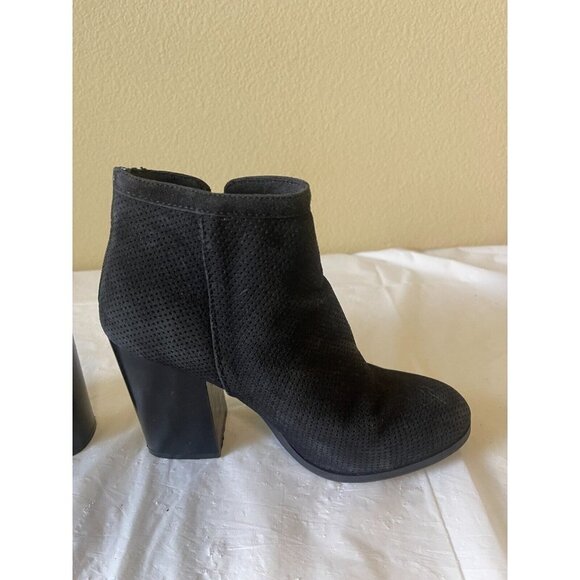 Call it spring  perforated ankle  boot  size 8 zip up - Picture 11 of 15